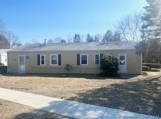 18 Hayes Rd #18, Windsor Locks, CT 06096