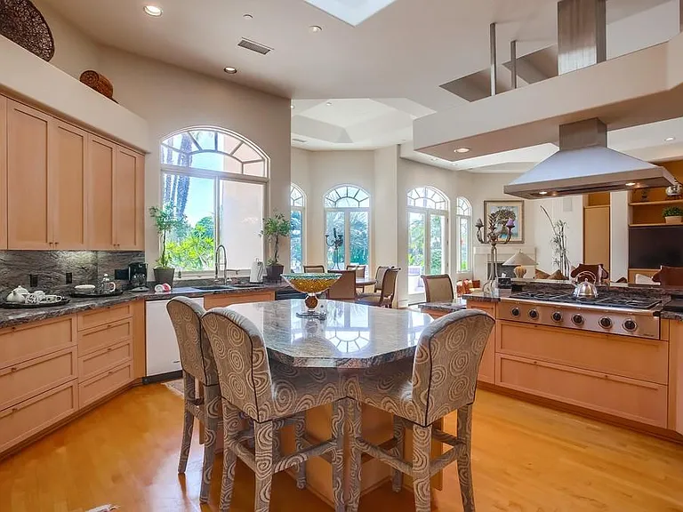 Spacious Kitchen