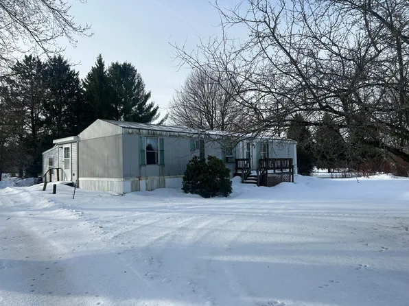 914 Chase St, Luther, MI 49656