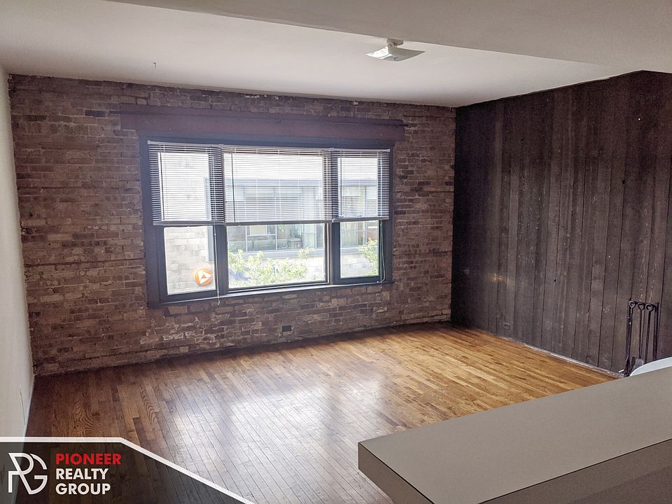 2nd image of 3001 N Broadway #558-3R