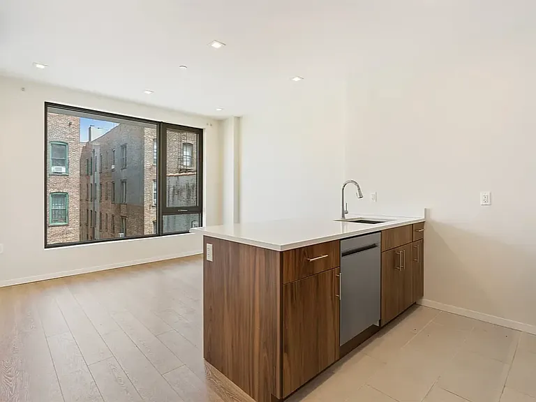 521 W 134th St #8B — Photo 6