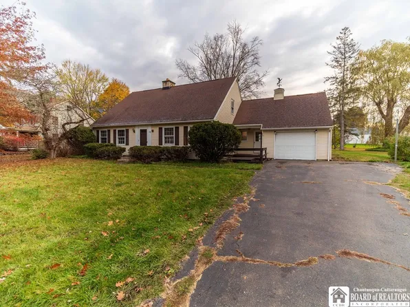 13 Stoneman Ave, Lakewood, NY 14750