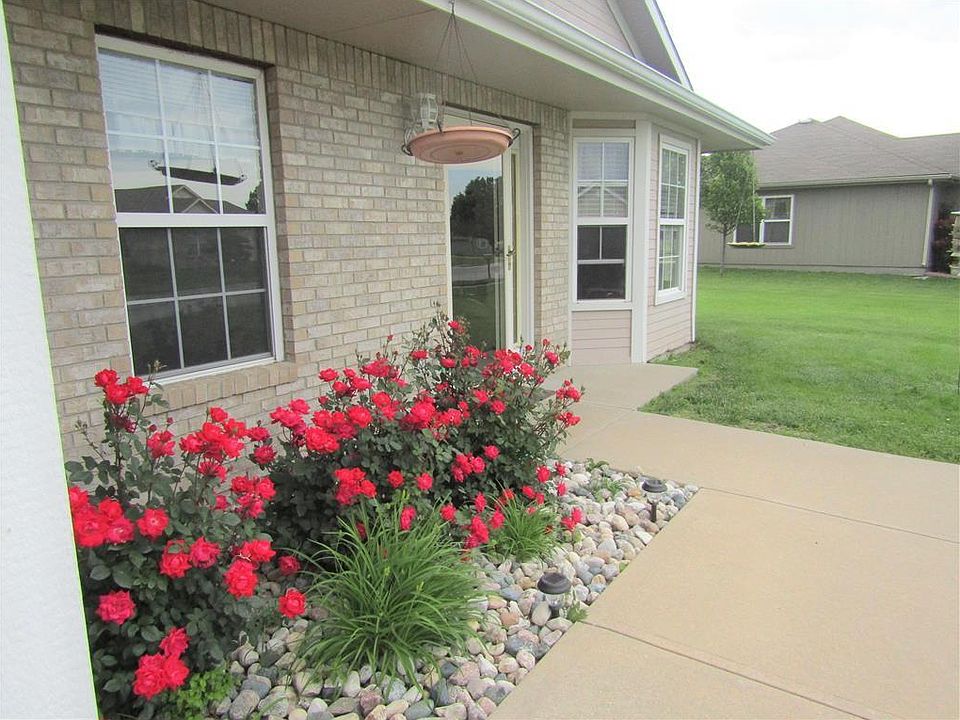 1st image of 1214 SW Blue Branch Dr