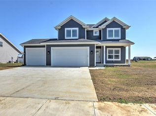 230 Lea Ln, Forsyth, IL 62535