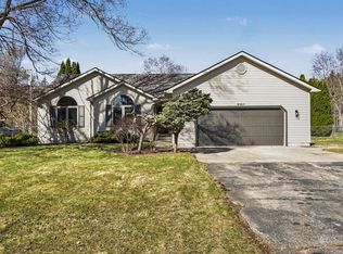 8465 N Gleaner Rd, Freeland, MI 48623