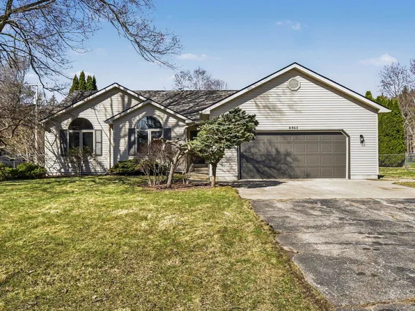 8465 N Gleaner Rd, Freeland, MI 48623