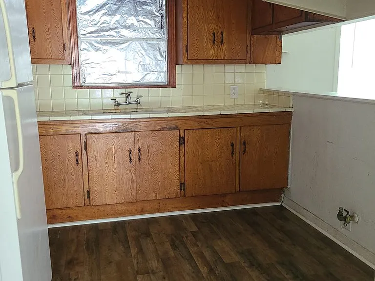 710 Ogden St — Photo 5