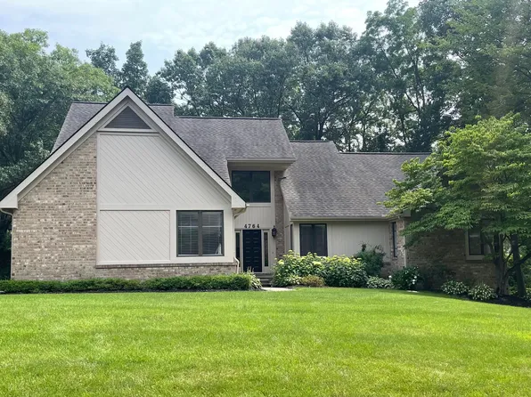 4764 Oak Tree Ct, Brighton, MI 48116