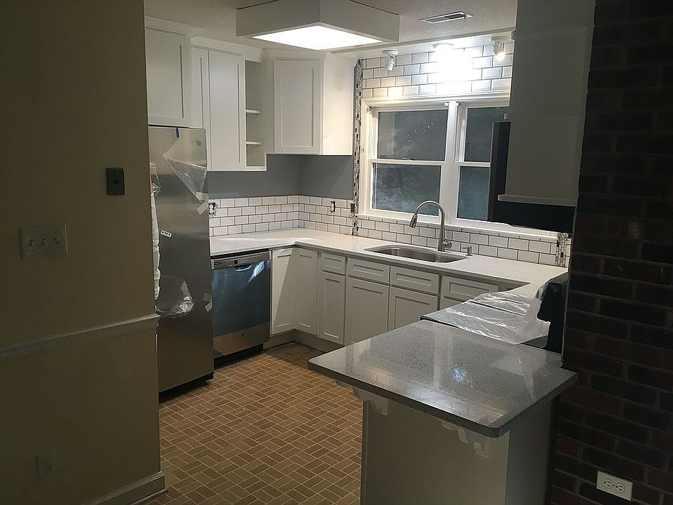 1st image of 7208 Lakeside Dr