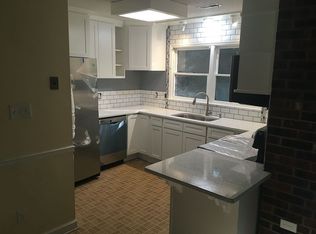 7208 Lakeside Dr, Charlotte, NC 28215