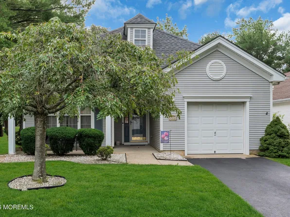 53 Greenways Lane, Lakewood, NJ 08701