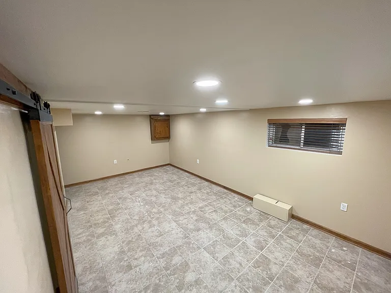 109 Linden St — Photo 2