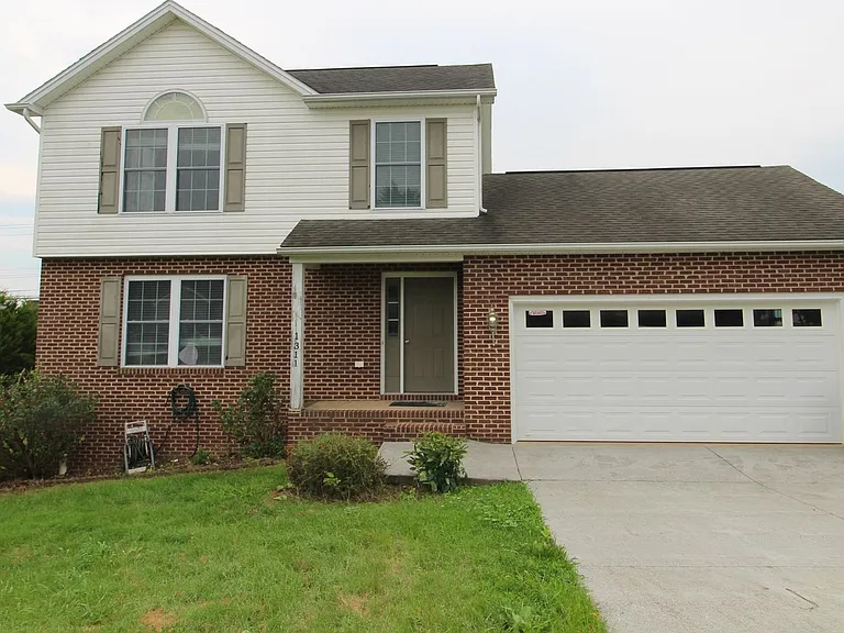 1311 Stonechris Dr — Photo 1