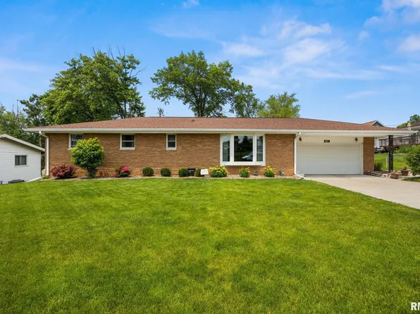 2731 W Pine Hill Ln, Peoria, IL 61614