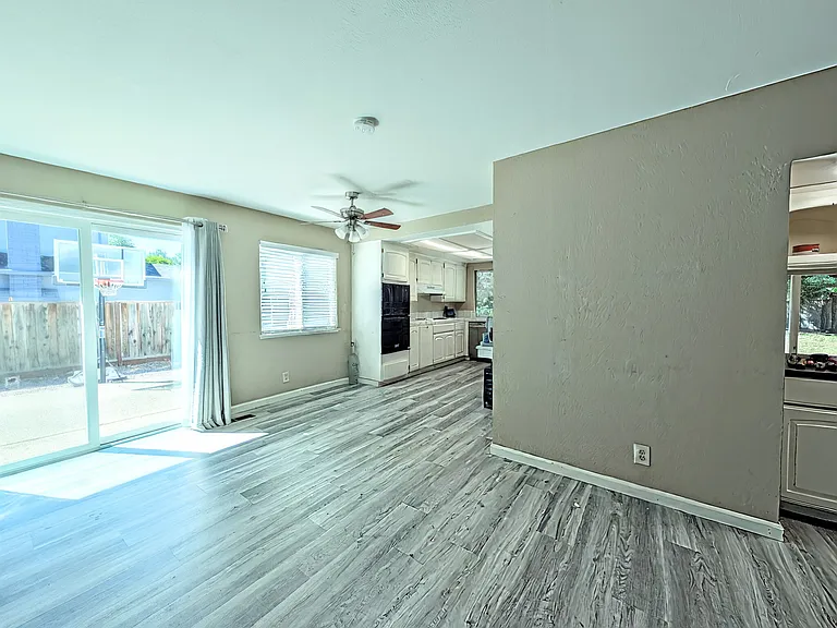 775 Park Hill Rd — Photo 14
