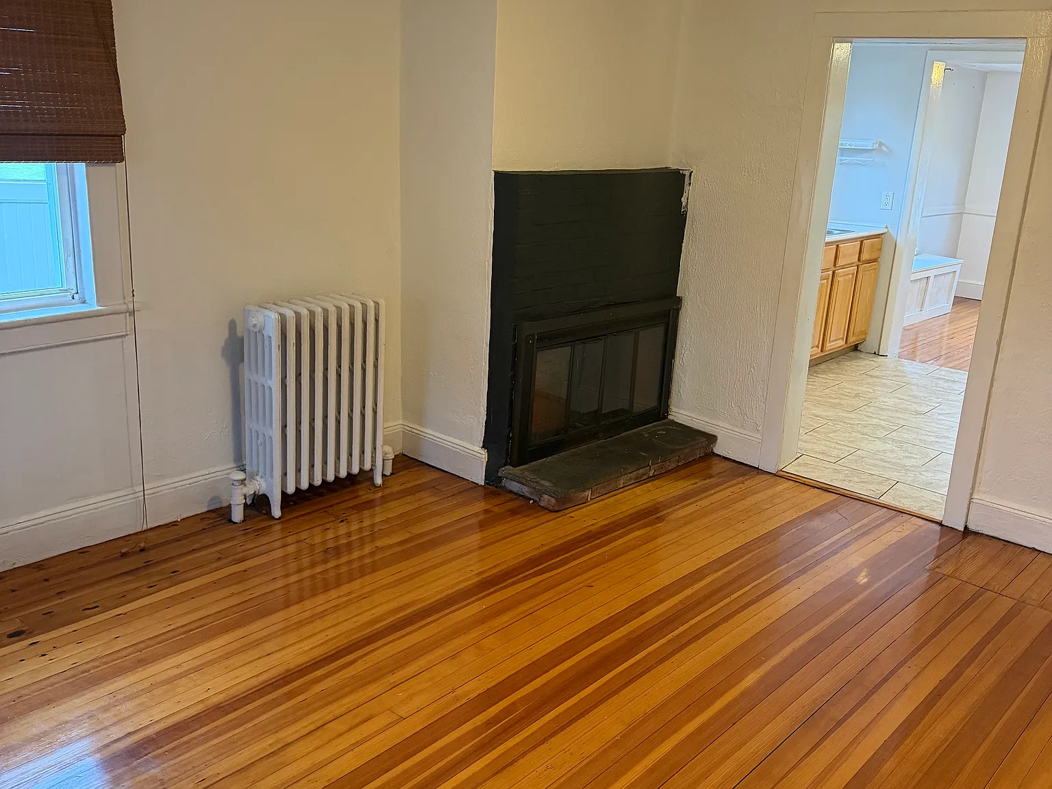 3 bed, 1100 sqft, $3,200 — Photo 4