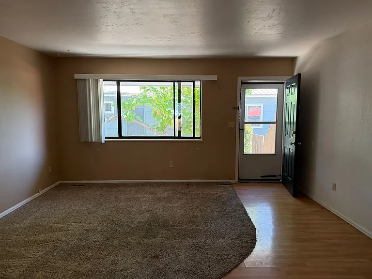 165 N Cherry St — Photo 5