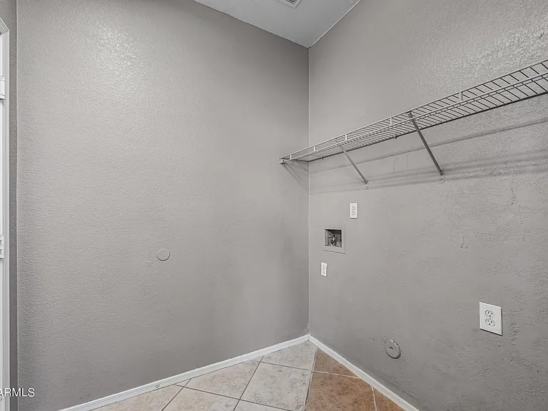 16224 W Jefferson St — Photo 23