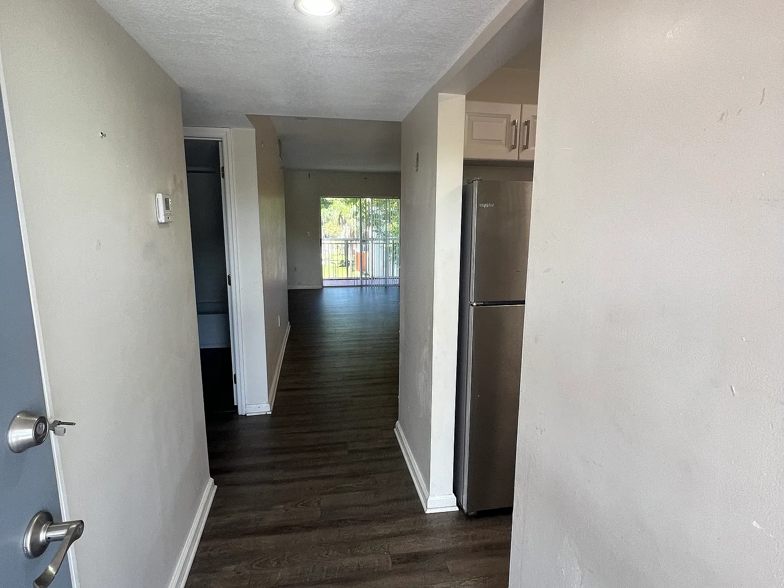 2 bed, 840 sqft, $1,900 — Photo 2