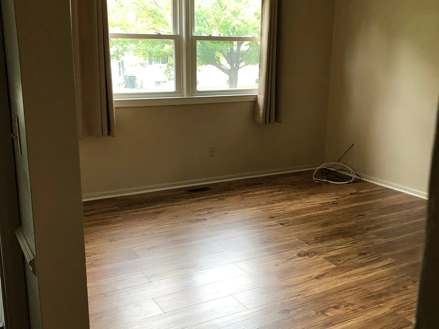 527 Virginia Ave — Photo 2