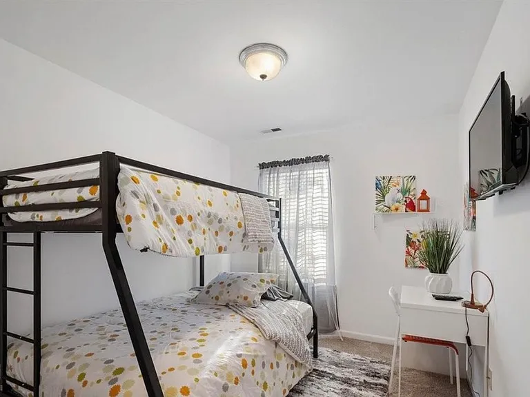 7148 Abbotts Glen Dr — Photo 24