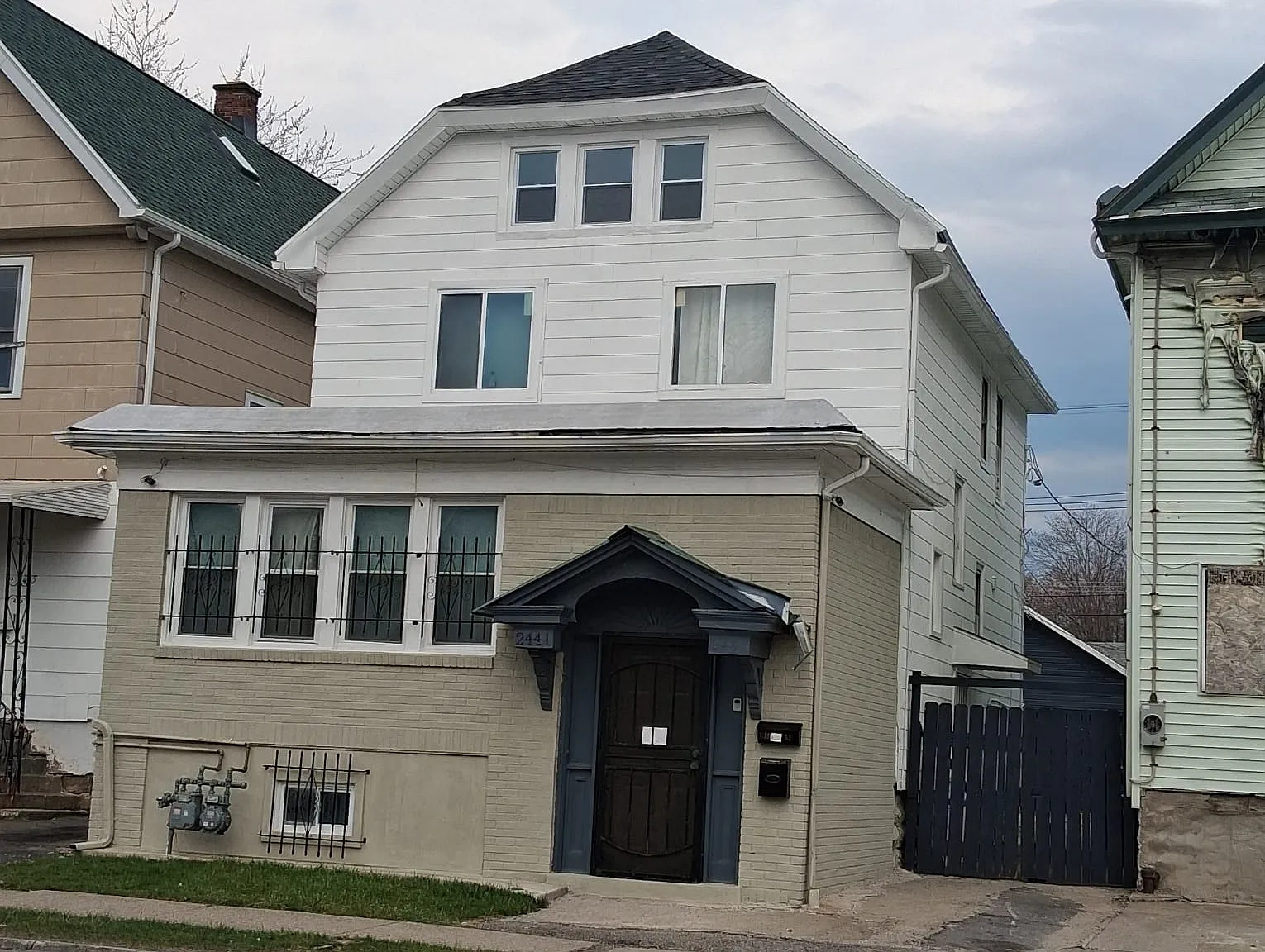 3 bed, 780 sqft, $1,150 — Photo 1