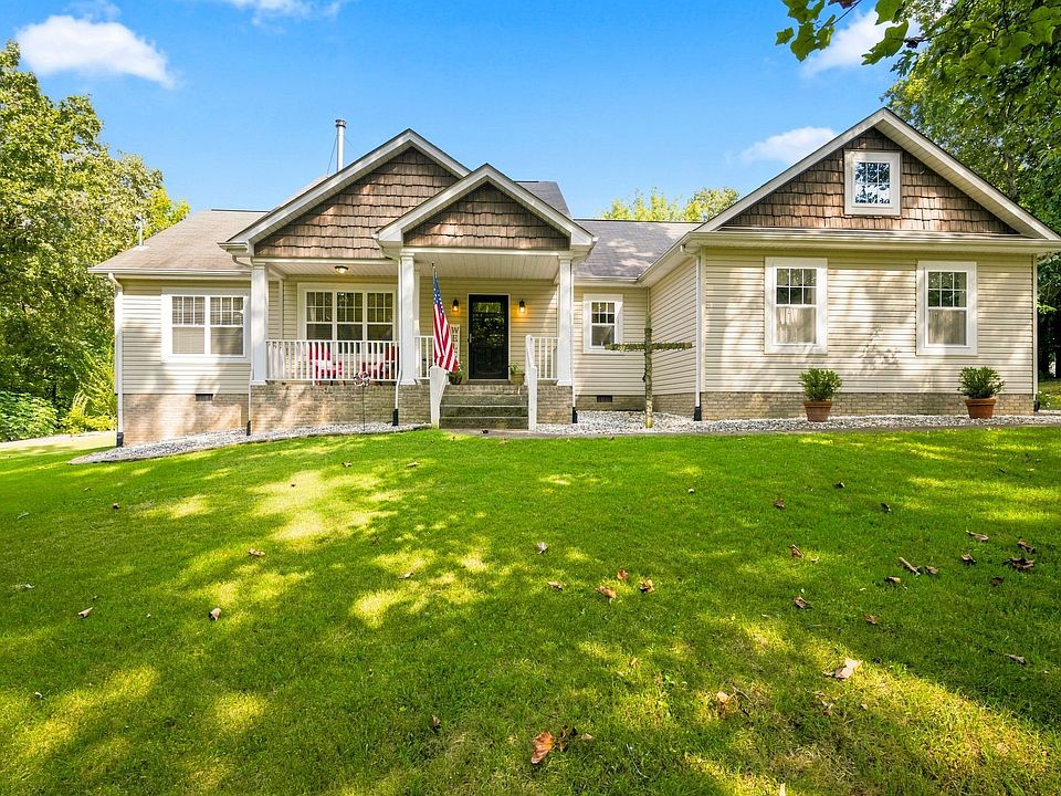 1st image of 526 Aubrey Ln