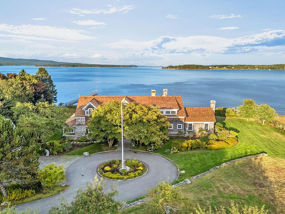 1st image of 425 Seawall Road