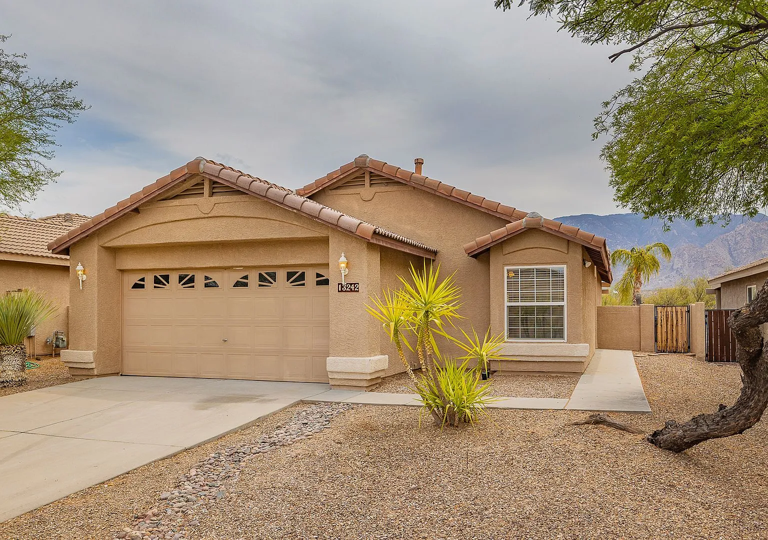 Magnificent Mountain Views in the Oro Valley Area! — Photo 1