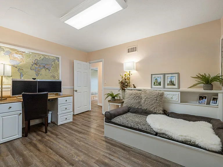 525 Mesa St — Photo 20
