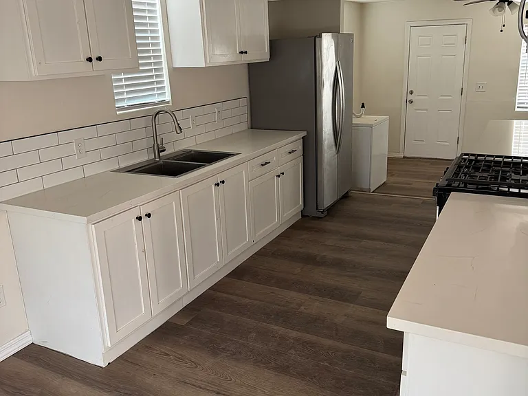 184 N Acacia St #1 — Photo 3