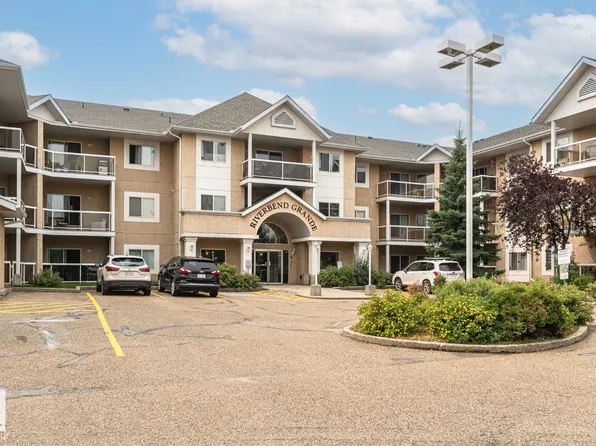 911 Rabbit Hill Rd NW, Edmonton, AB T6R 2S7