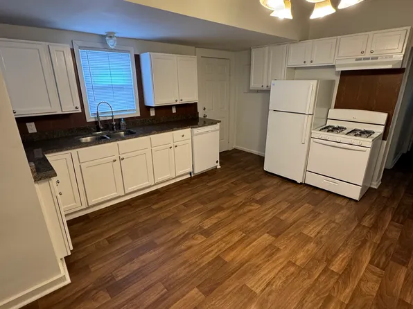 604 E Utica St, Sellersburg, IN 47172
