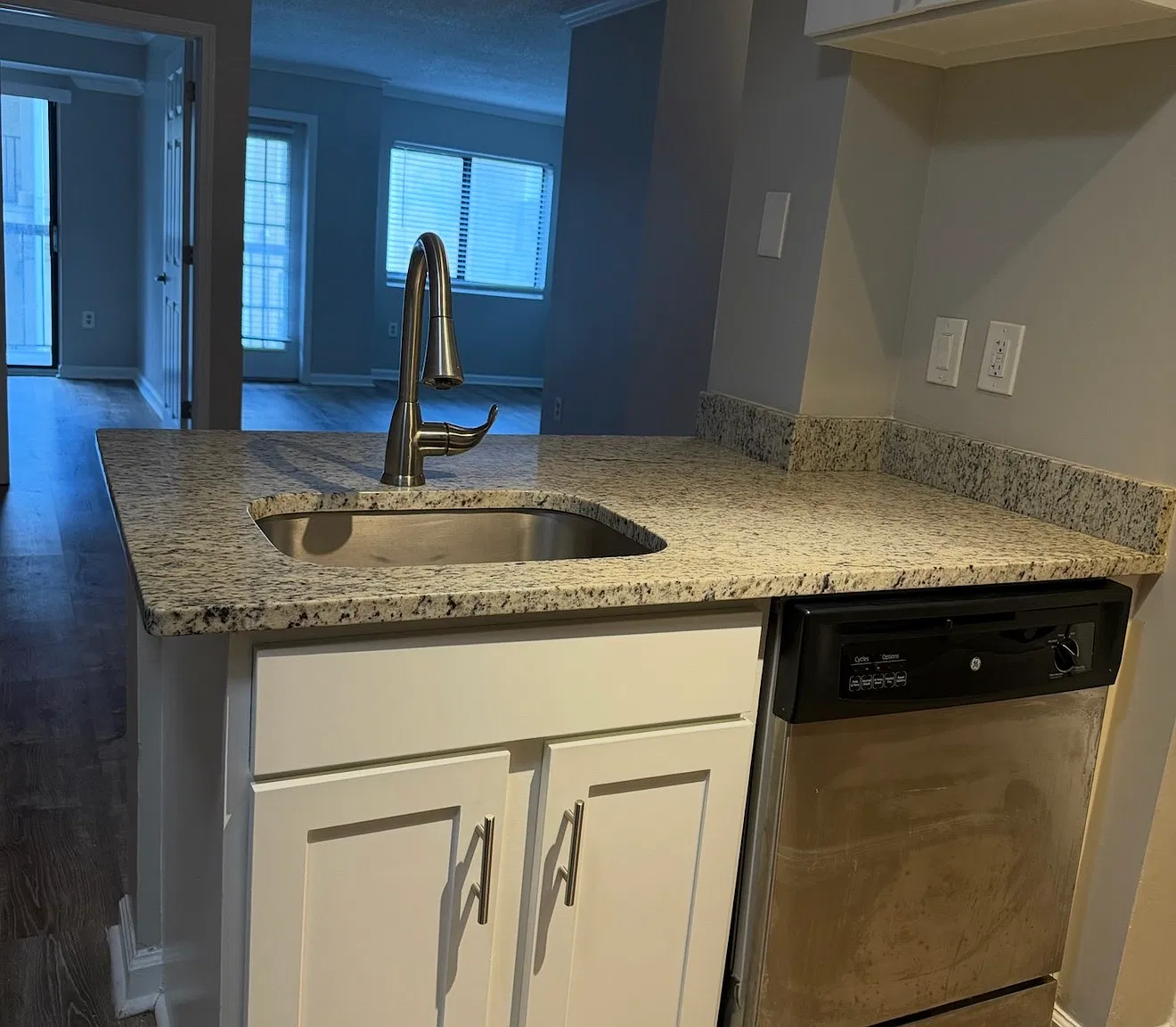 1 bed, 688 sqft, $1,700 — Photo 1
