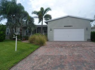 1969 E Lakeview Dr, Sebastian, FL 32958