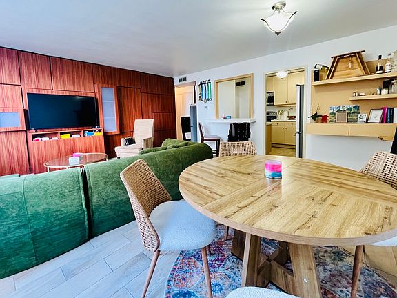 3rd image of 6301 N Sheridan Rd APT 15C