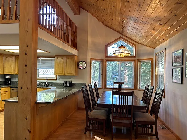 Dining table seats 8 people
