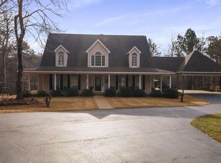 548 Willowood Rd, Lagrange, GA 30241