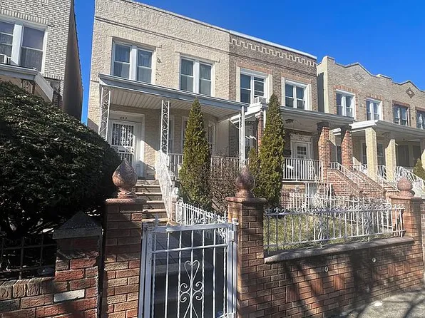 132 E 28th St, Brooklyn, NY 11226