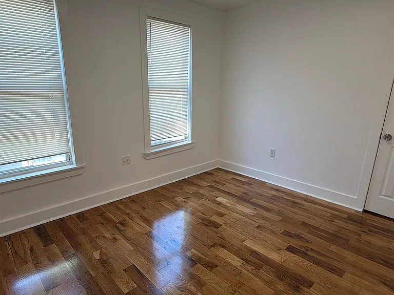 1136 Fteley Ave #1F — Photo 3