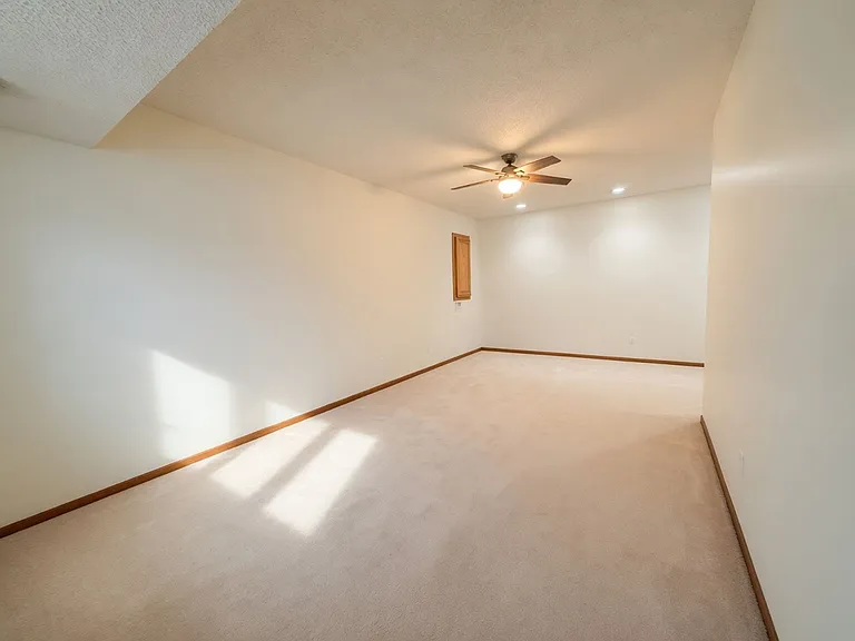 1443 Bethesda Cir — Photo 51