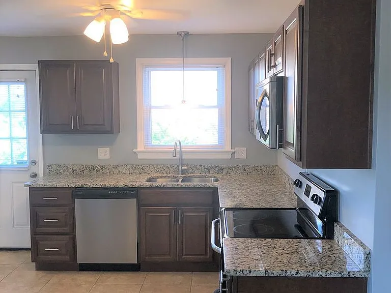 1406 Little John Rd — Photo 16