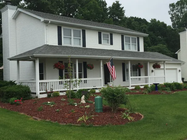 301 Windy Rush Ln, Dewitt, MI 48820