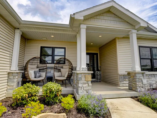 212 Chickadee Ln, Sauk City, WI 53583