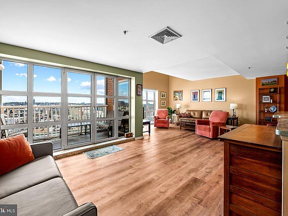 5th image of 250 President St Unit 909