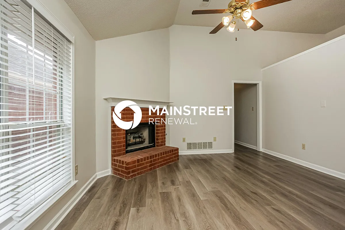 Living Room - 7605 Davis Pkwy