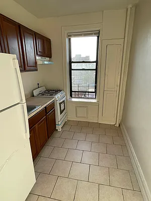 Rented by Amorelli Realty | media 1