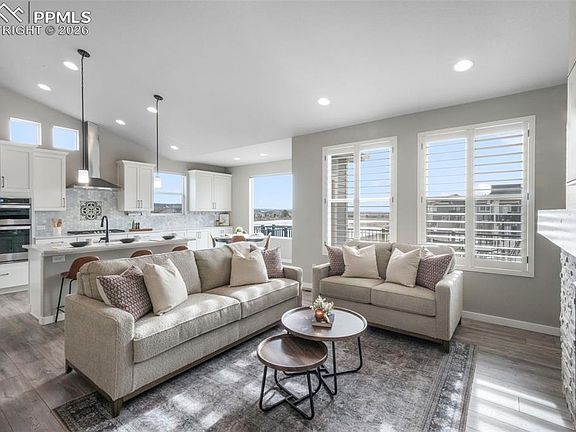 5th image of 2573 Lakes Edge Dr