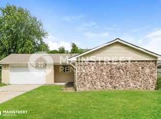 34 N Lang Dr, O'Fallon, MO 63366