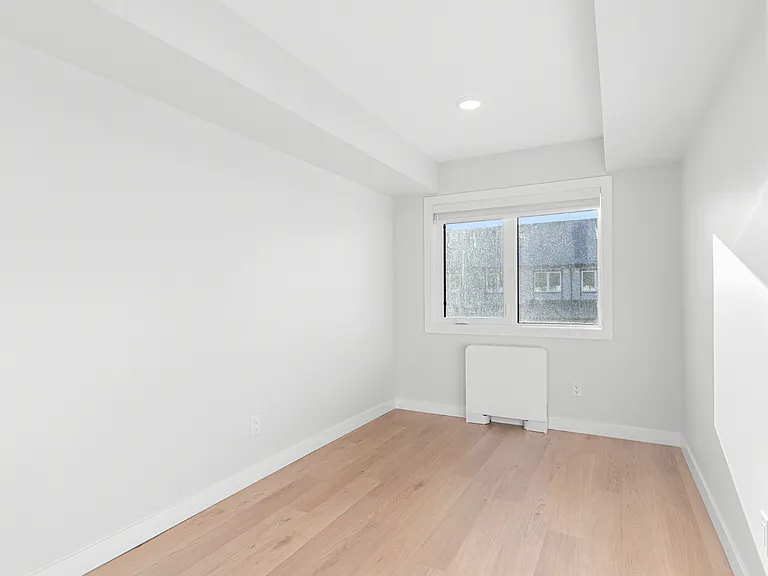 1115 Willowgrove Cres — Photo 10